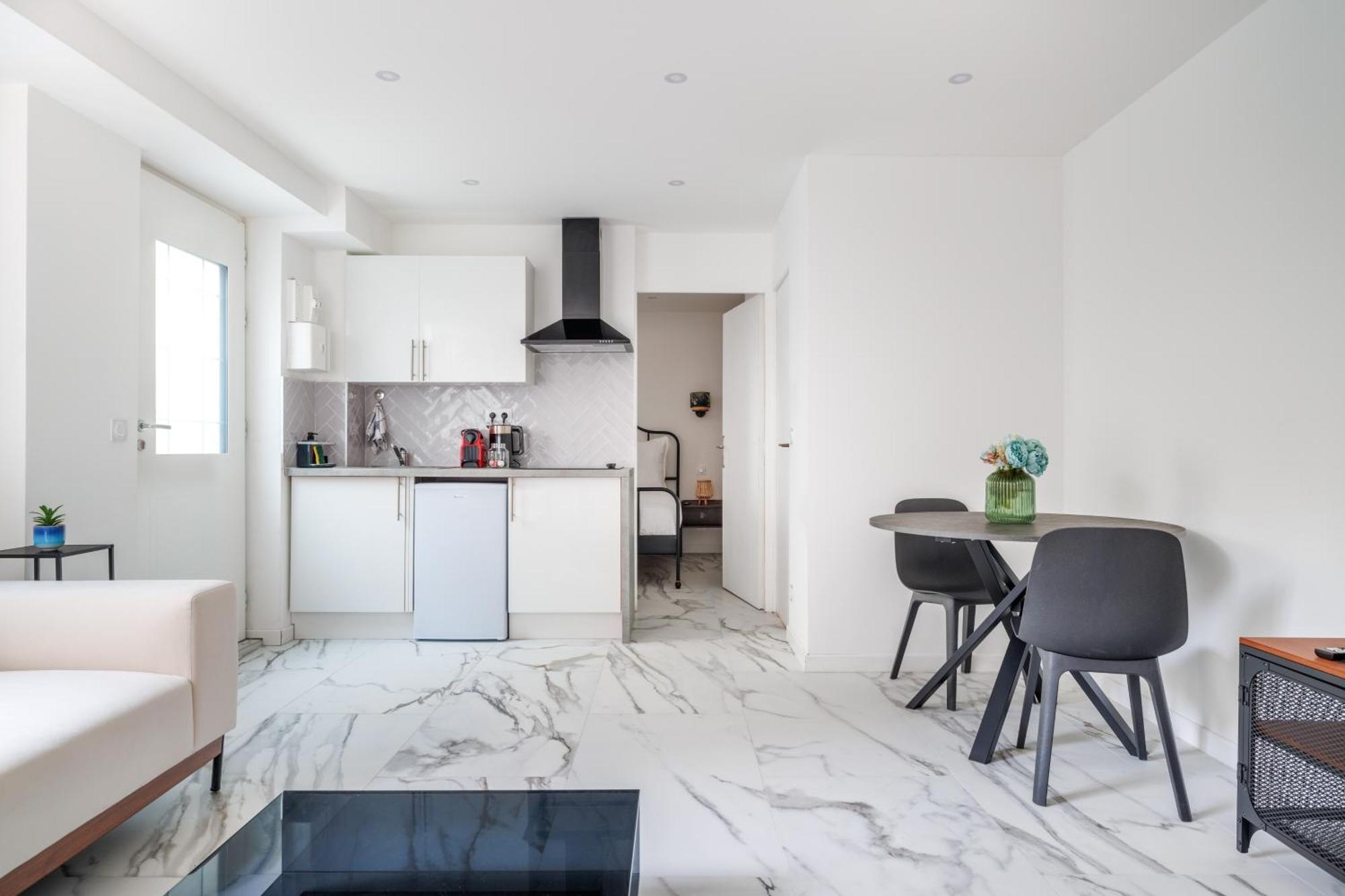 Spacious Flat For 4 People #1 Asnières Exterior foto